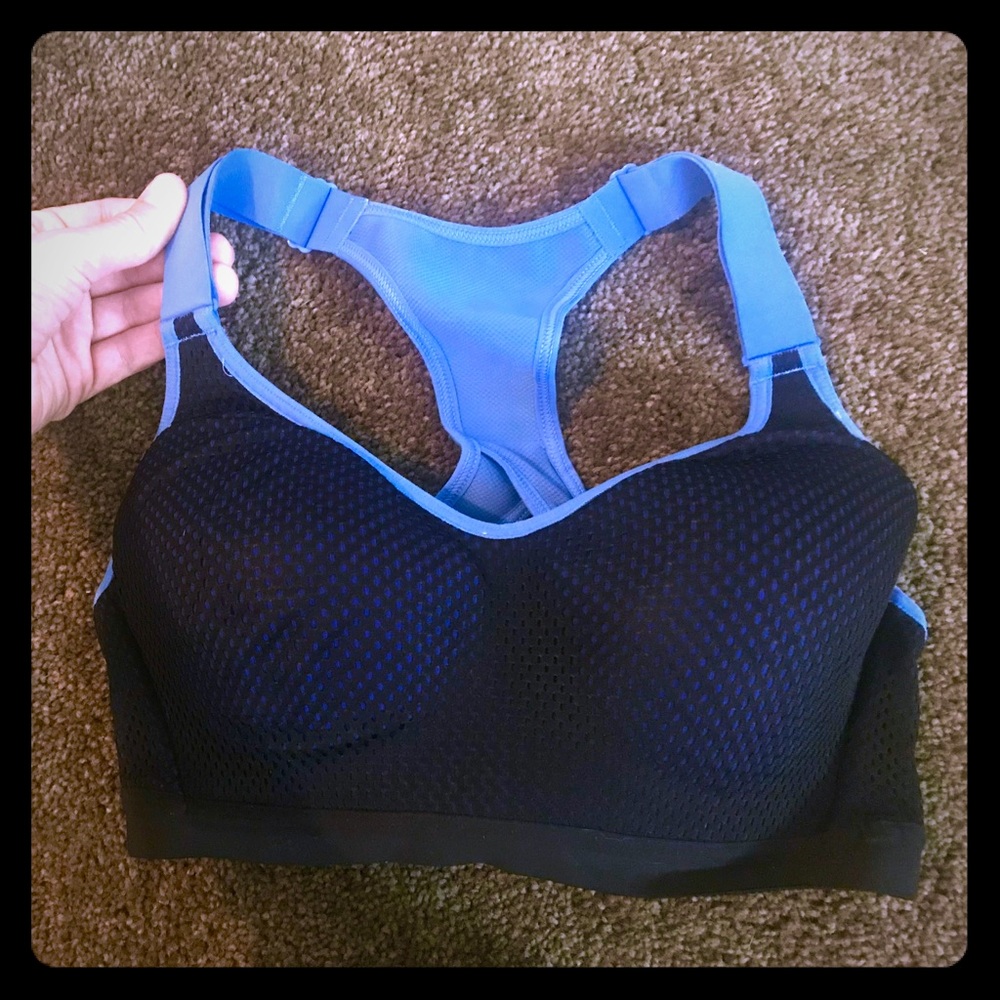 32C VS The Incredible Lightweight Sports Bra